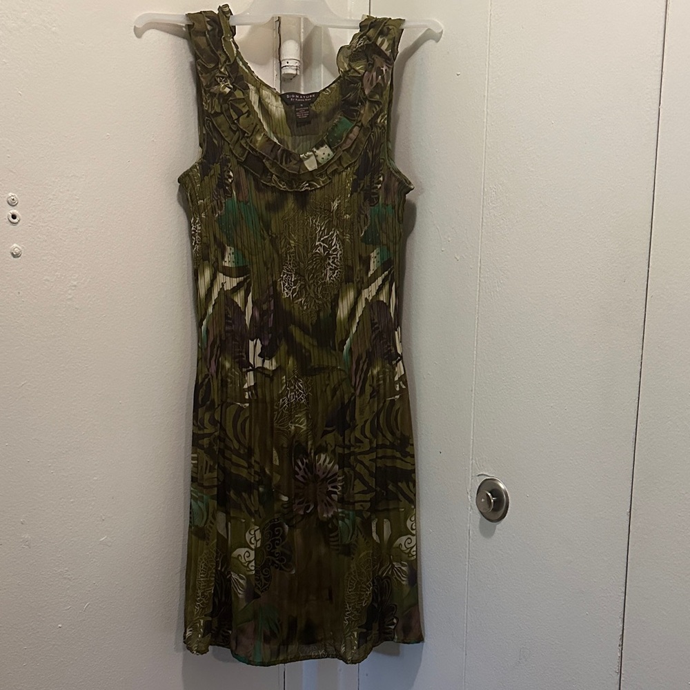Signature by Robbie Bee Green Patterned Mini Dress